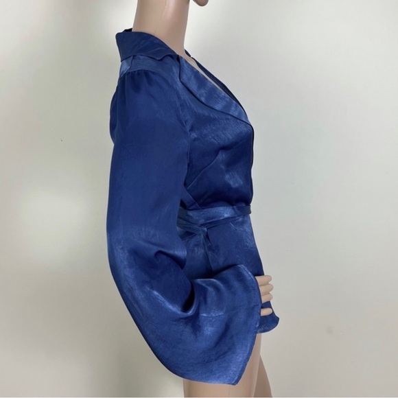 NEW L’ACADEMIE REVOLVE BLUE WRAP TOP - Picture 5 of 8